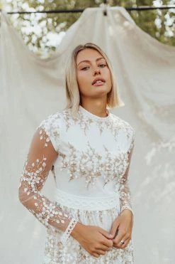 Henly Valentina Lace Maxi In White Dresses