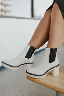 Henly Anastasia Chelsea Boot In Beige Shoes