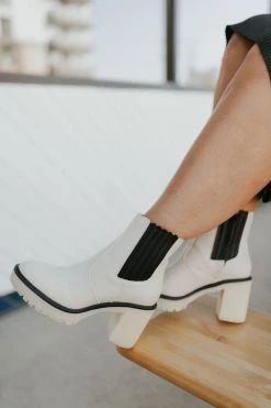 Henly Anastasia Chelsea Boot In Beige Shoes