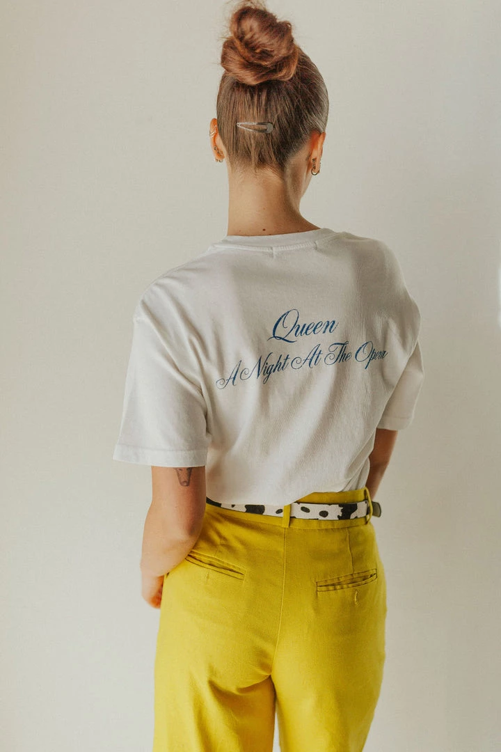 Henly Graphics Queen Anato Crest Weekend Tee