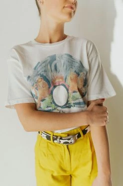 Henly Graphics Queen Anato Crest Weekend Tee