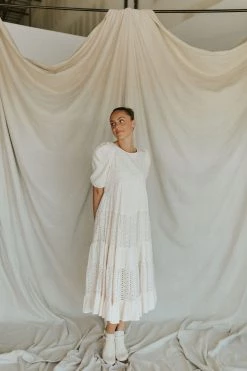 Henly Mimi Lace Midi In Cream