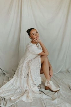 Henly Mimi Lace Midi In Cream