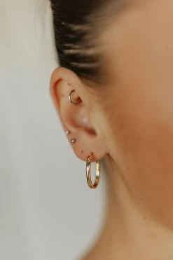 Henly Accessories *14K Gold-Filled OVAL Hoop Earrings