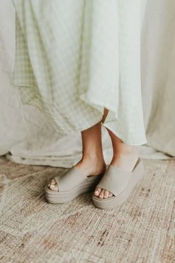 Henly Free People Harbor Flatform In Fawn Grey