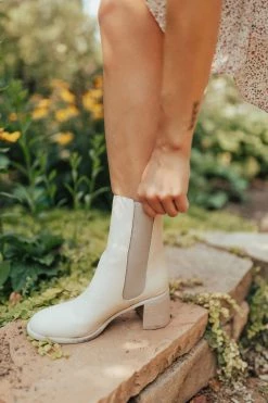 Henly Cora Tall Chelsea In Off White Shoes