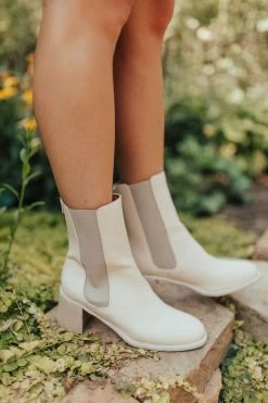 Henly Cora Tall Chelsea In Off White Shoes