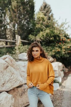 Henly *Free People Moon Daisy Pullover In Sunbaby