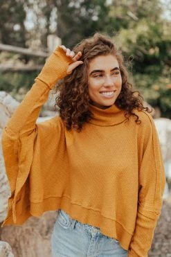 Henly *Free People Moon Daisy Pullover In Sunbaby