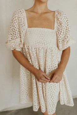 Henly Dancing Daisy Lace Mini