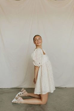 Henly Dancing Daisy Lace Mini