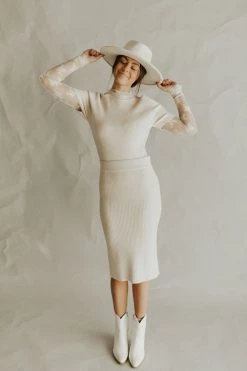 Henly Carmen Sweater Skirt In Oatmeal