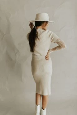 Henly Carmen Sweater Skirt In Oatmeal