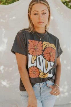 Henly Love Graphic Tee In Charcoal Graphics