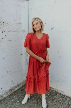 Henly Nola Crinkle Midi In Brick Dresses