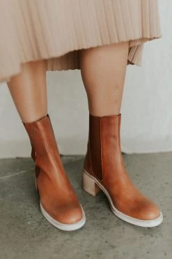 Henly Free People Essential Chelsea Boot In Whiskey