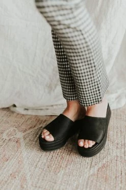 Henly Free People Harbor Flatform In Black