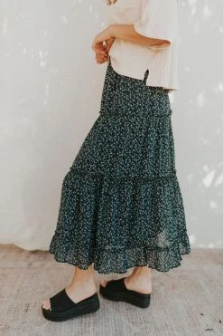 Henly NEW ARRIVALS Daisy Island Floral Skirt In Black