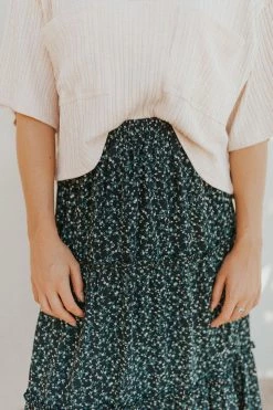 Henly NEW ARRIVALS Daisy Island Floral Skirt In Black