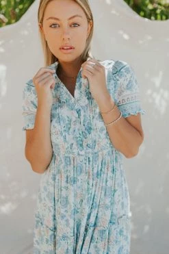 Henly Dresses Arden Floral Midi In French Blue