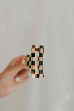 Henly Holographic Claw Clip - 2 Colors