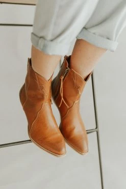 Henly Dallas Western Bootie In Camel Shoes
