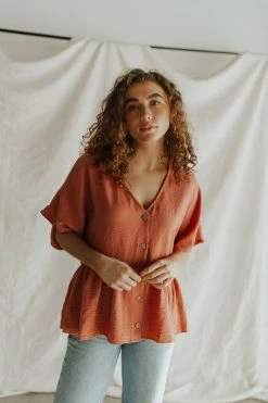 Henly Tops Shae Peplum In Canyon Clay