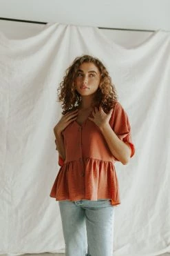 Henly Tops Shae Peplum In Canyon Clay