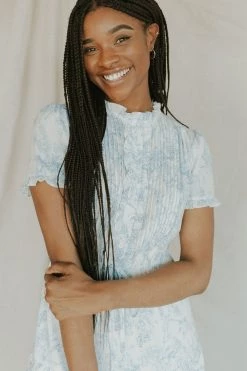 Henly Dresses Darcy Floral Pleated Midi In Blue