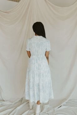 Henly Dresses Darcy Floral Pleated Midi In Blue