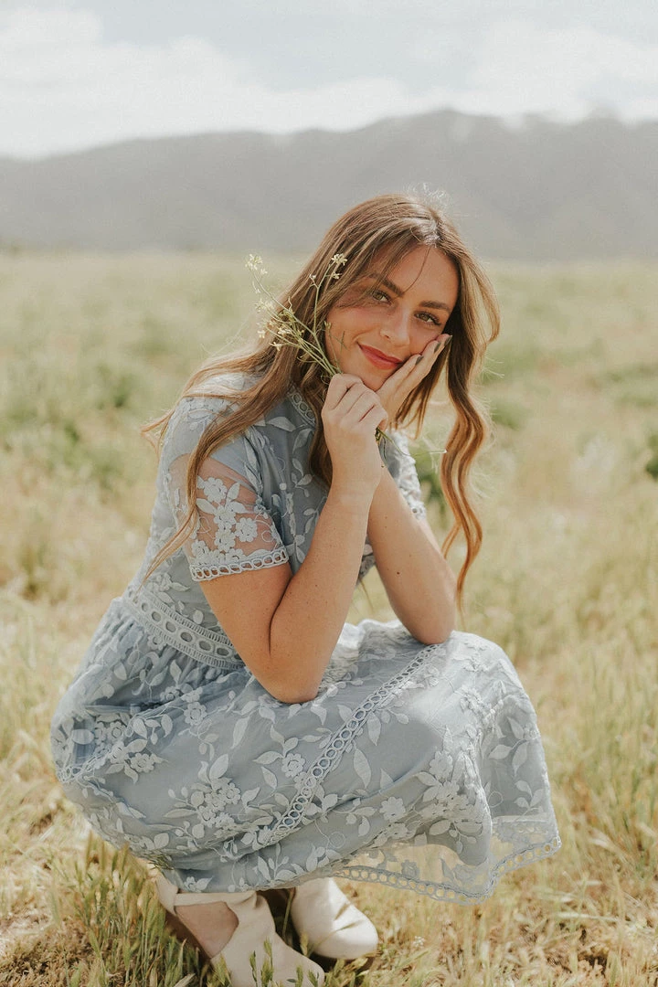 Henly Dresses Lucky Lace Midi In Dusty Blue