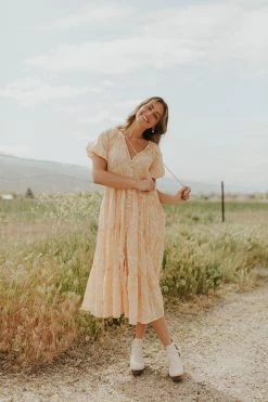 Henly Hot Tropics Midi Dresses