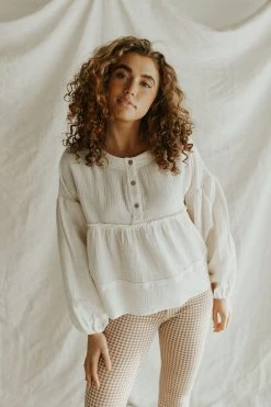 Henly Tops Jasper Gauze Blouse In Cream