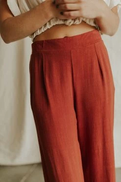 Henly Brie Linen Pants In Burnt Red Pants/Shorts