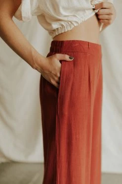 Henly Brie Linen Pants In Burnt Red Pants/Shorts