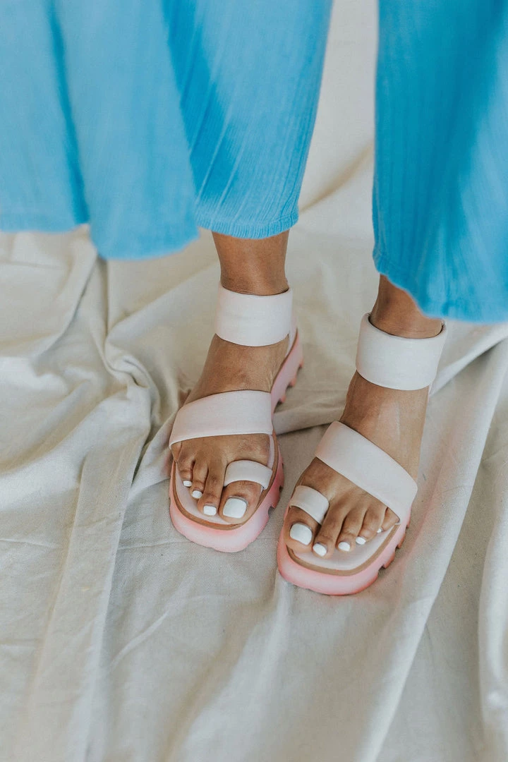 Henly Free People Maddox Lug Sole Sandal In Shell Pink