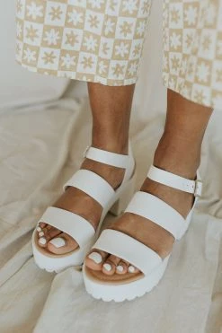 Henly Shoes Dooney Platform In White