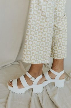 Henly Shoes Dooney Platform In White