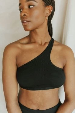 Henly Pop Swim Top In Black