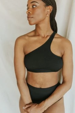 Henly Pop Swim Top In Black