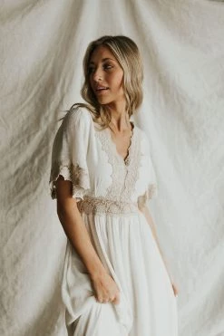 Henly Mojave Lace Maxi In Cream Dresses