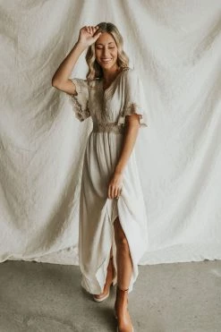 Henly Mojave Lace Maxi In Cream Dresses