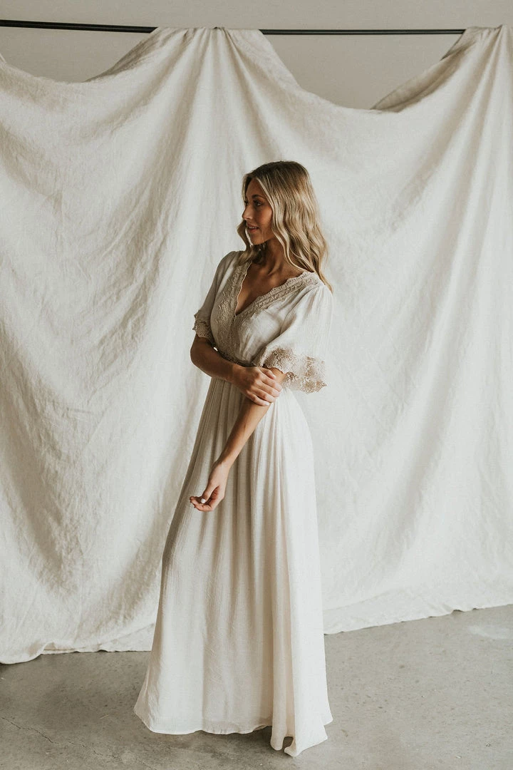 Henly Mojave Lace Maxi In Cream Dresses