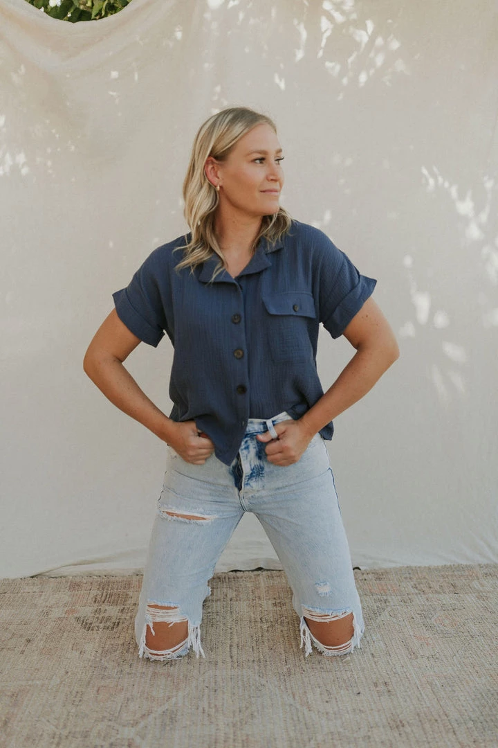 Henly Tops Cameron Gauze Top In Navy