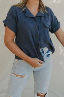 Henly Tops Cameron Gauze Top In Navy