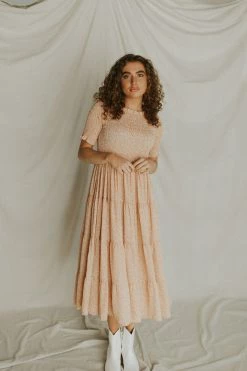 Henly Waverly Smocked Midi In Peach