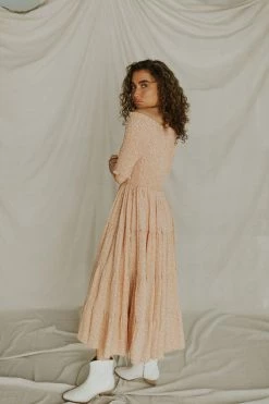 Henly Waverly Smocked Midi In Peach