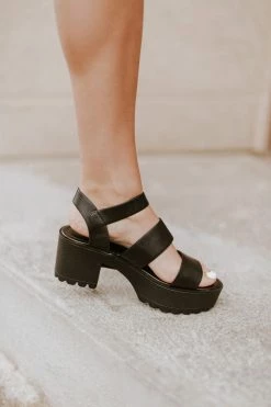 Henly Shoes Dooney Platform In Black