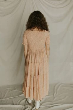 Henly Waverly Smocked Midi In Peach