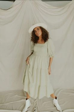 Henly Picnic In The Park Midi In Moss Dresses